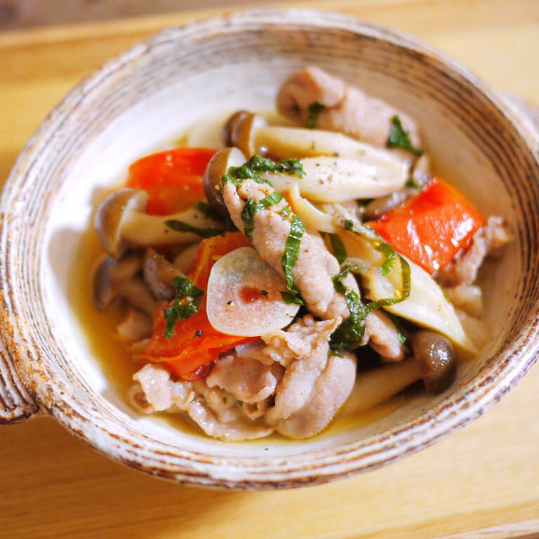 豚肉とトマト、きのこのさっぱり煮