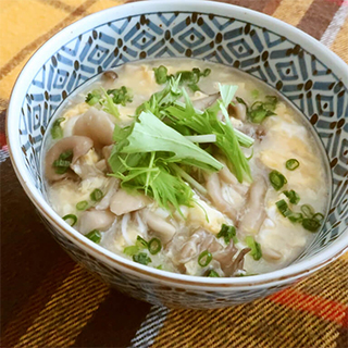 きのこと卵のあんかけうどん