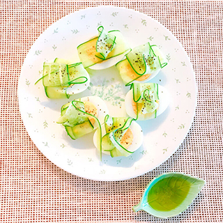 ゆで卵のキュウリ包み