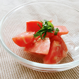 トマトの塩麹和え