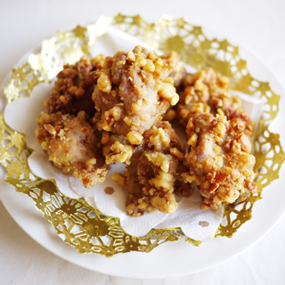 ナッツのクリスピー唐揚げ