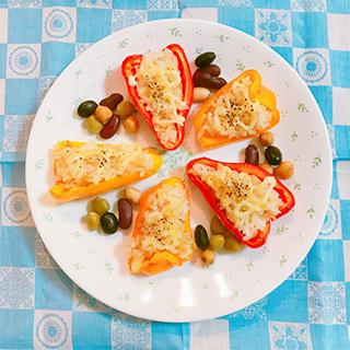 カラフルピーマンライス詰め