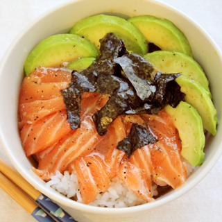 サーモンの漬け丼